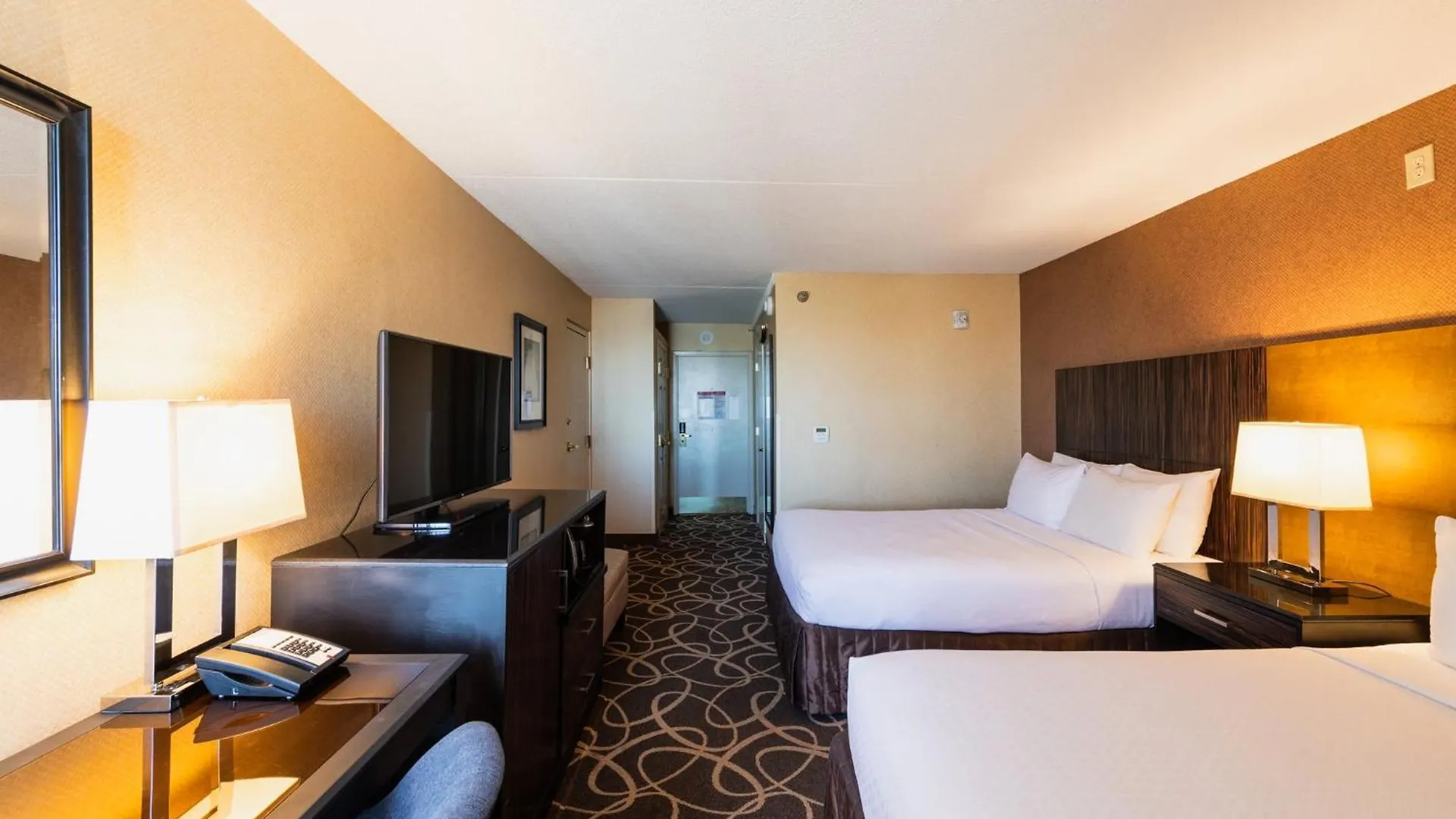 Crowne Plaza Newark Airport By Ihg Hotel Elizabeth