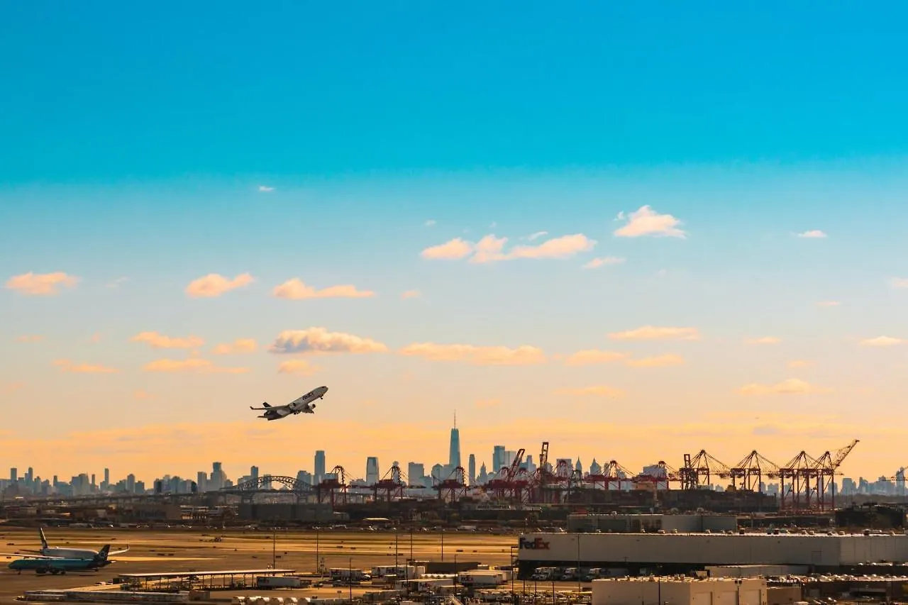 Crowne Plaza Newark Airport By Ihg Hotel Elizabeth